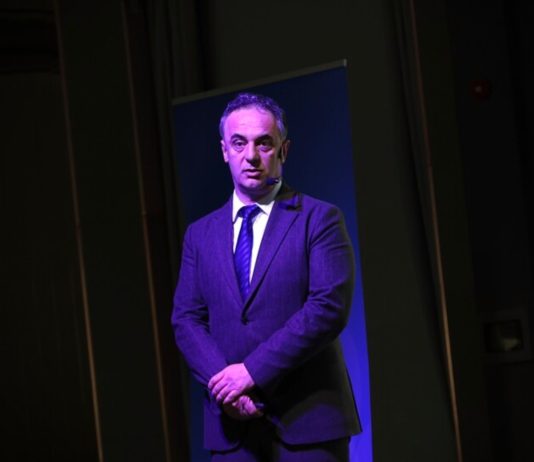 VLEN: Më pak rrëmujë, më shumë rregull në shëndetësi me Azir Aliun