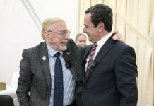 Walker: Albin Kurti është shumë i arsimuar, Kosova po ecën mirë në aspektin demokratik