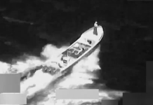 Ushtria amerikane sulmon një anije në Paqësor, vret “dy narkoterroristë” – publikon pamjet