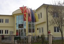 Kërcënoi me mjet të mprehtë kryetarin e Komunës së Zhelinës, privohet nga liria 34 vjeçari