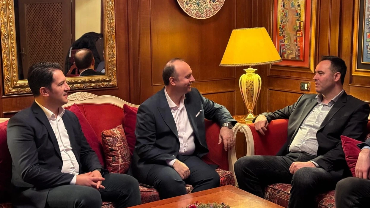 Gashi  Sali e Konjufca  Të forcohen lidhjet RMV Kosovë  synojmë integrimin evropian të vendeve tona