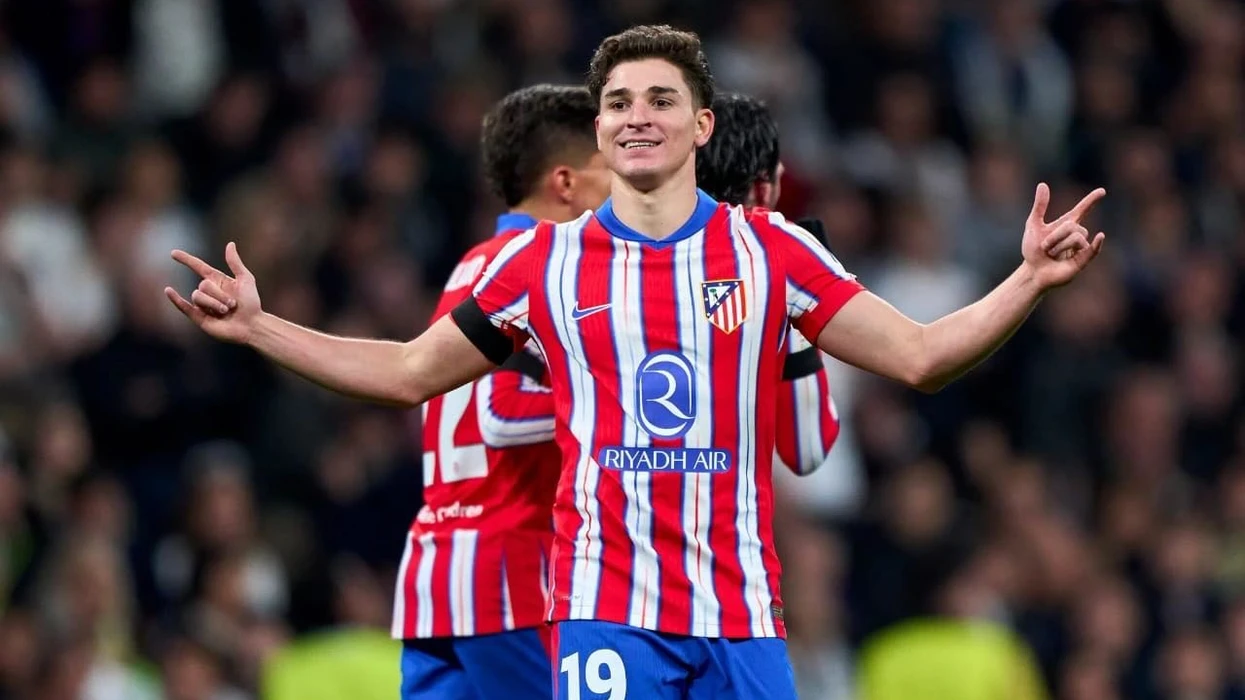 Agjenti i Julian Alvarez përgjigjet për spekulimet e një transferimi te Barcelona apo Arsenali