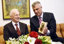 Hamza poston fotografi të Thaçit me Demaçin: Patriotëve që bënë histori në vendin tonë