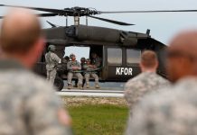 Koloneli Wojcik: Tërheqja e papritur e trupave amerikane do të shkaktonte pasiguri në Kosovë