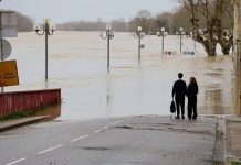 Përmbytjet përfshijnë Francën, 4 departamente në alarm të kuq