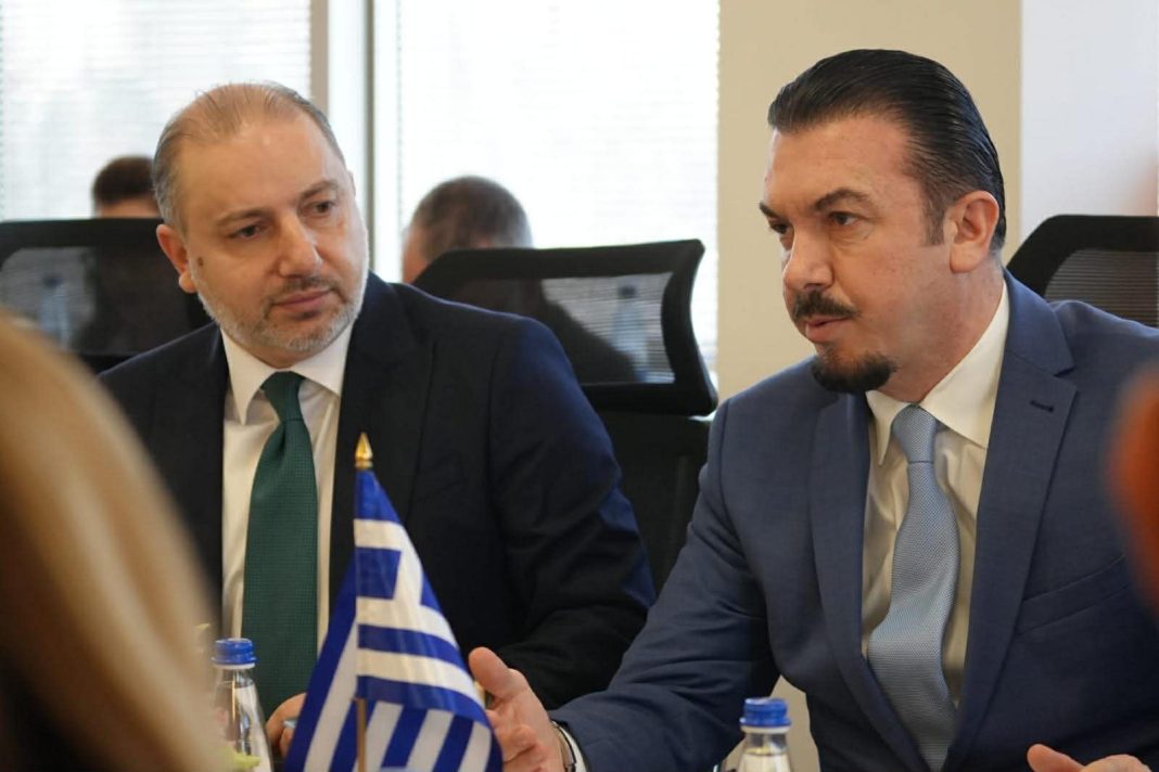 b90a0989-d68d-4e61-9f37-97f4f9486e14