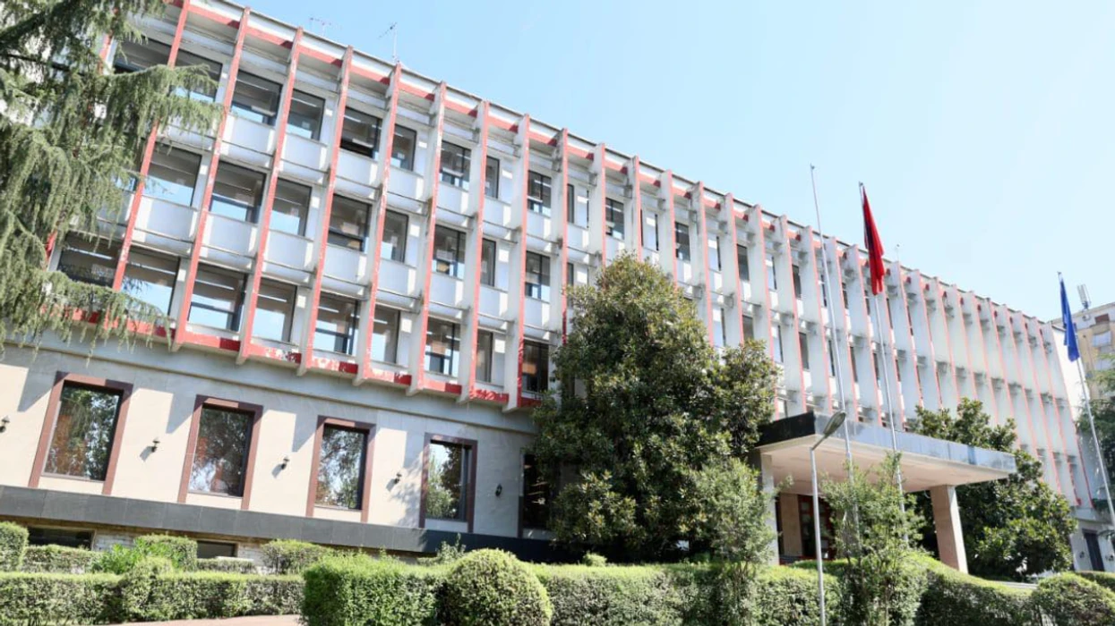 situata-ne-lindjen-e-mesme-ministria-e-jashtme-e-shqiperise-publikon-numrat-e-telefonit-te-disa-ambasadave-per-shtetasit-shqiptare