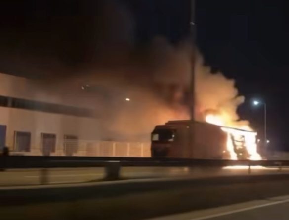 aksident-i-rende-me-zjarr-bllokoi-mbreme-hyrjen-e-shkupit-kolona-te-gjata-ne-autostrade