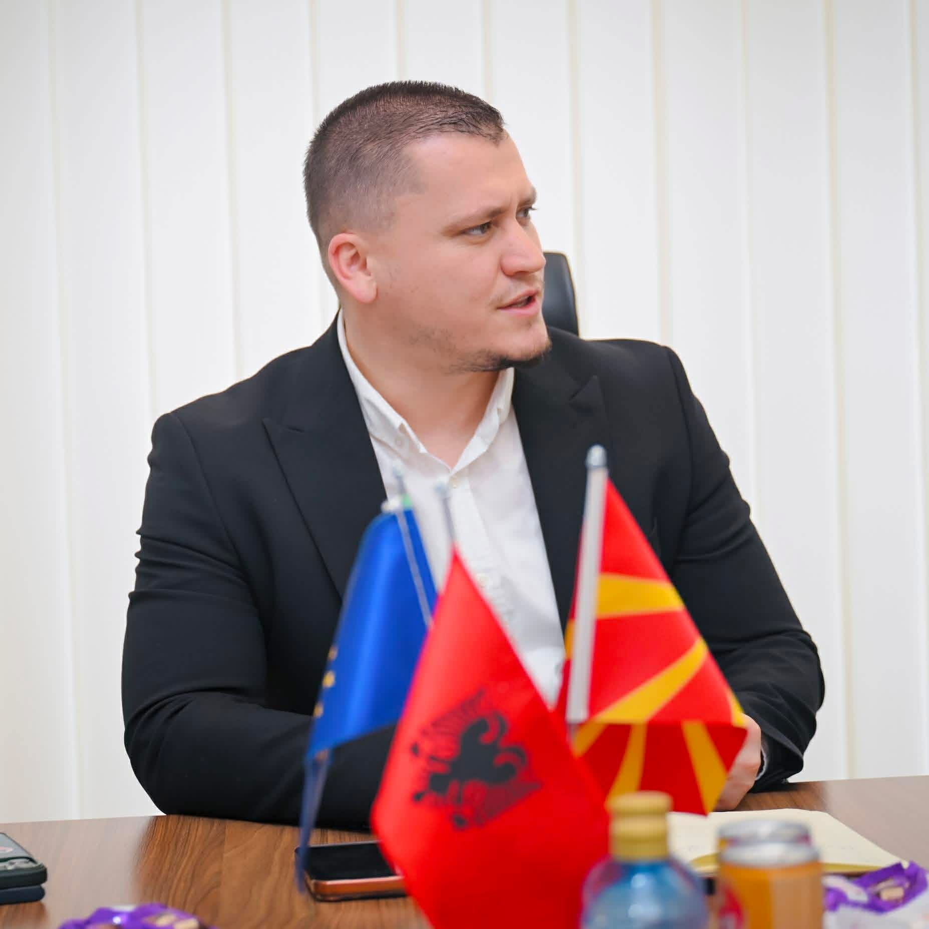 beqiri-ne-cilen-gjuhe-dhane-provimin-e-jurisprudences-funksionaret-e-bdi-se