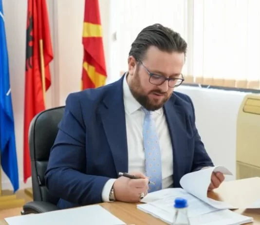 Fazliu: Rriten pagat e punonjësve në Librat Amë, nënshkruhet marrëveshja kolektive