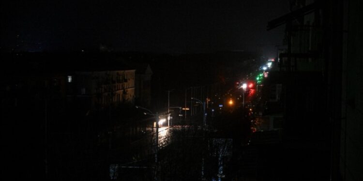 Nesër disa pjesë të Tetovës dhe disa fshatra do të jenë pa energji elektrike