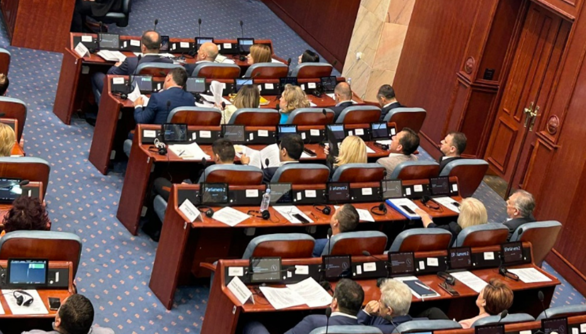 fronti-europian-dorezon-rezolute-ne-kuvend-per-perdorimin-e-gjuhes-shqipe-ne-jurisprudence