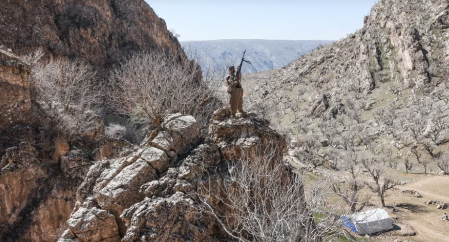 Kurdët iranianë vëzhgojnë e presin teksa SHBA ja dhe Izraeli luftojnë kundër Iranit