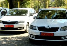 Vazhdon kaosi me veturat zyrtare: MPB-ja filloi procedurën për regjistrin e ri, nuk ka afat kur do të përfundojë