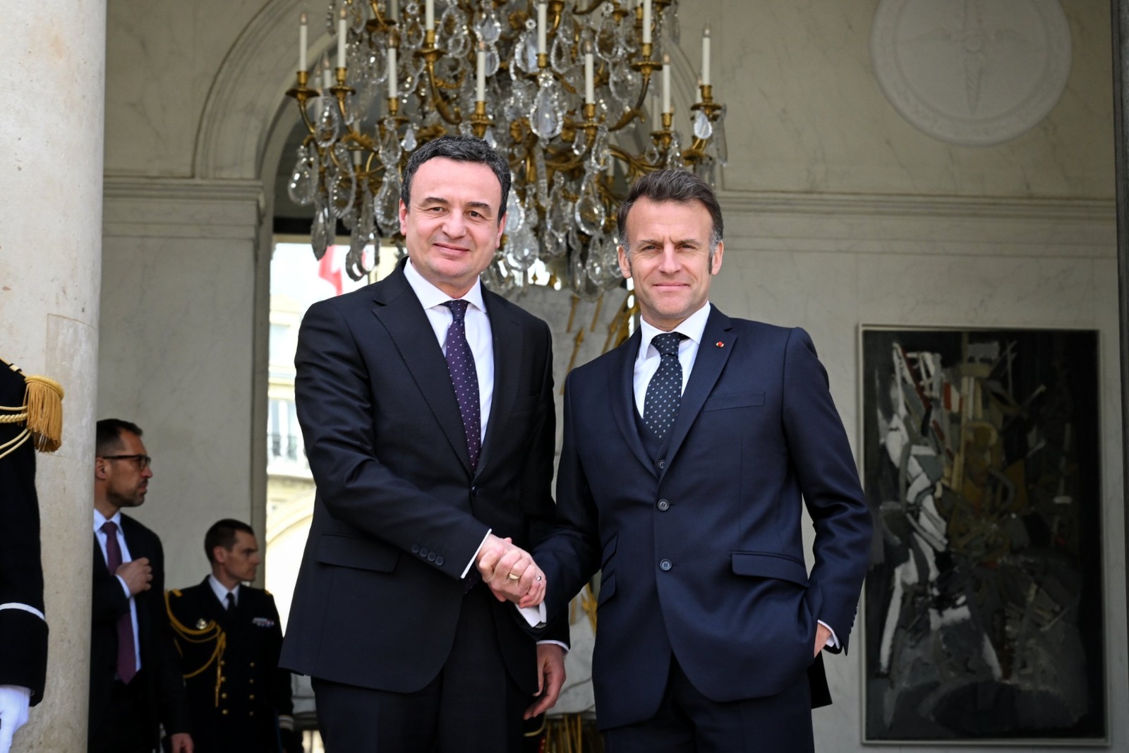 kurti-pritet-nga-macron-ne-pallatin-elize-konfirmohet-partneriteti-kosove-france
