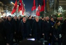 ‘Mijëra qytetarë në rrugë kundër qeverisë Rama’/ Media italiane jehonë protestës në Shqipëri