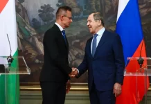 Zbardhet telefonata e përgjuar mes ministrit të jashtëm të Hungarisë dhe Lavrov