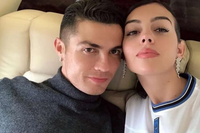 cristiano-ronaldo-georgina-em-aviao-1024x683-1