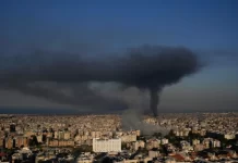 Irani thotë se ajri toksik po rrezikon jetën e njerëzve pas sulmeve ndaj depove të naftës