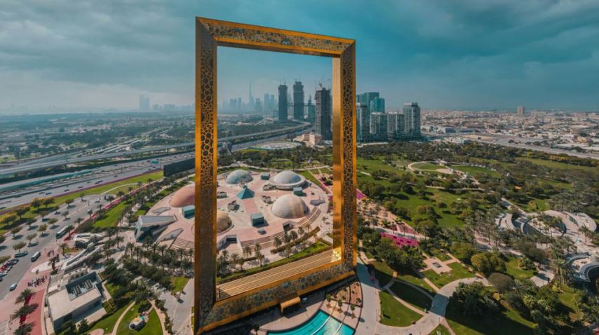 Dubai nuk është më një qytet i sigurt  Të pasurit ikin me avionë privatë  fluturime deri në 350 000 $