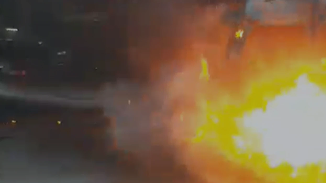 perfshihet-nga-flaket-furgoni-ne-shkoder-digjet-edhe-nje-automjet-tjeter