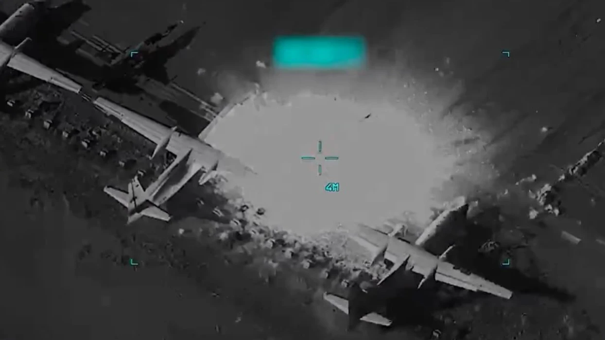 Amerikanët shkatërrojnë aeroplanët dhe depot e municionit të Iranit