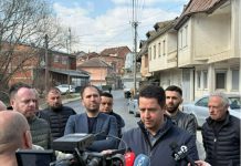 Limani promovoi asfaltimin e rrugës në Banjicë të Poshtme