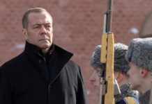 Medvedev: Nëse Trump vazhdon “kursin e tij paranojak”, do të shpërthejë Lufta III Botërore