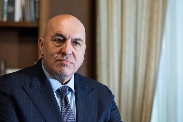 Ministri italian i Mbrojtjes bllokohet në Dubai me familjen