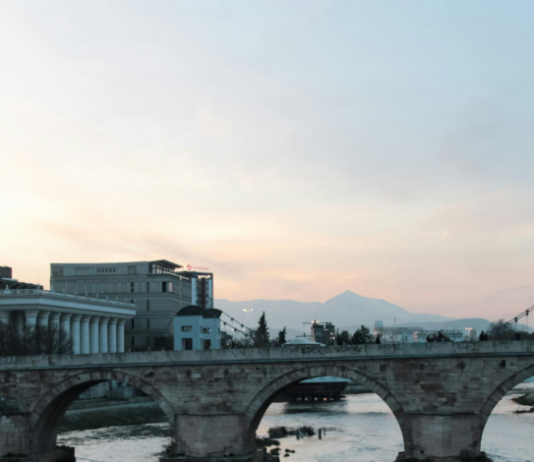 Mot i paqëndrueshëm: Reshje lokale shiu dhe bore, me mundësi bubullimash