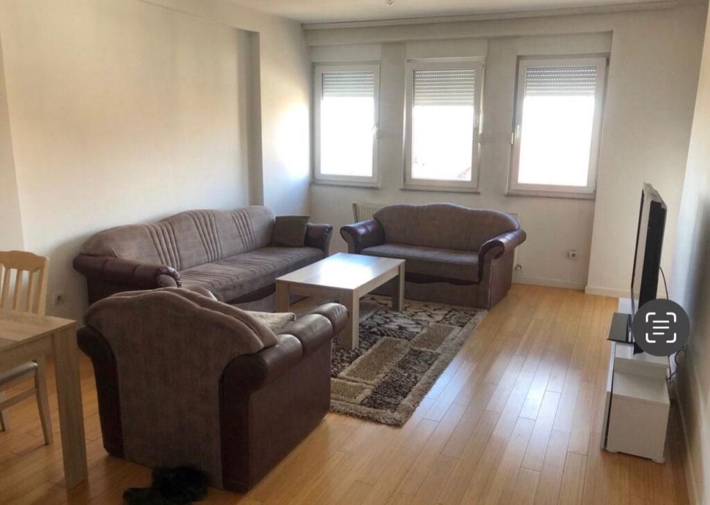 Mashtroi katër tetovarë me dhënie të banesave me qira  Ngritet padi penale ndaj 24 vjeçares nga Shkupi