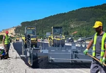 Nikolloski: Janë siguruar mjete shtesë për përfundimin e autostradës Kërçovë-Ohër