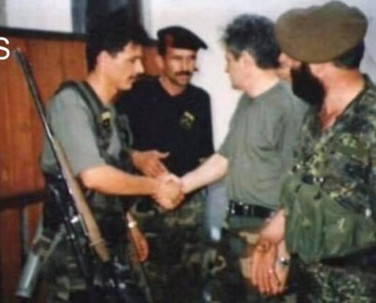 Ndalohet komandanti i UÇK-së nga policia serbe rrugës për në Preshevë