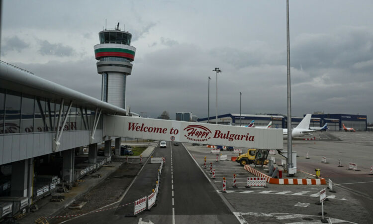 Bullgaria  Nuk jemi në luftë  Teherani proteston kundër avionëve amerikanë mbi Sofje