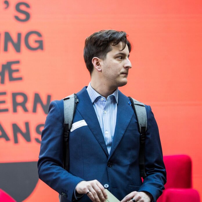 Hodai: Nesër në protestë të gjithë, politikanët e 20 viteve të fundit lini në fund të protestës!