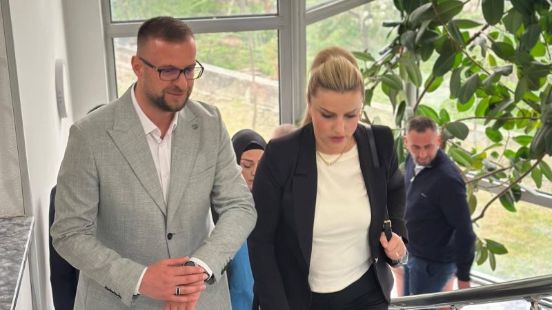 memishi-pret-ne-takim-zv-ministren-sadiku-mbetemi-te-perkushtuar-per-te-rritur-investimet-ne-sport