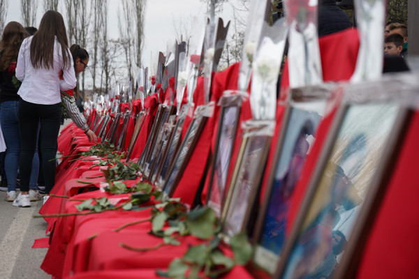 27-vjet-nga-masakra-e-mejes-ku-u-ekzekutuan-376-persona