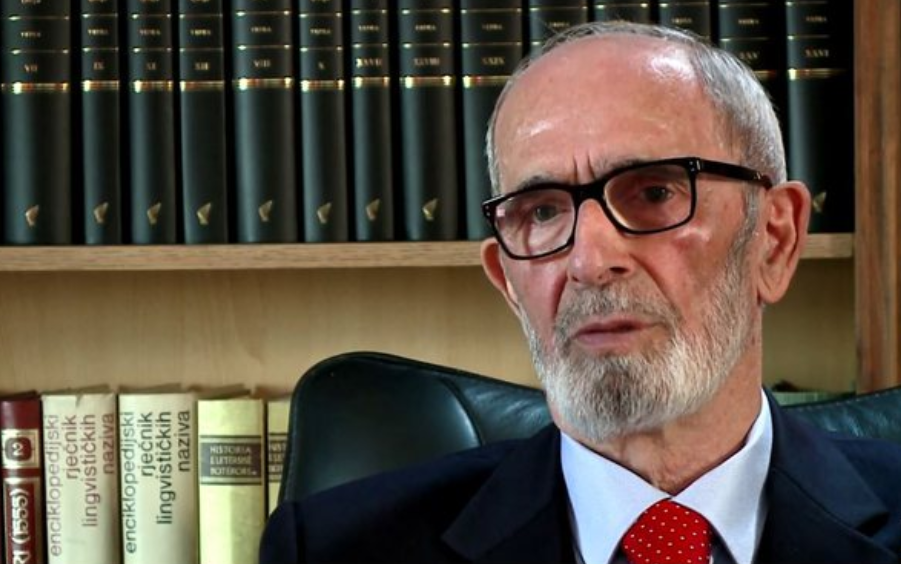 Ndërron jetë akademiku Rexhep Qosja