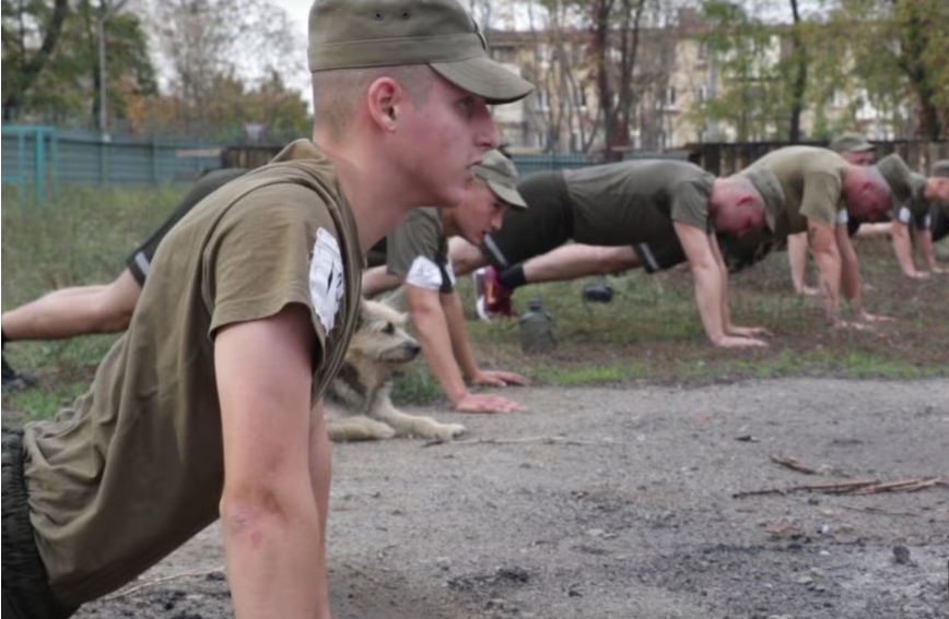 mungesa-e-ushtareve-vazhdon-ta-mundoje-ukrainen-edhe-ne-vitin-e-peste-te-luftes