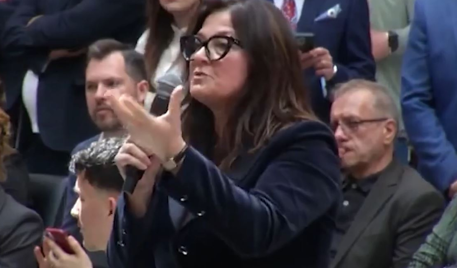 eva-baci-kritikon-samitin-e-diaspores-ne-tirane-trajtohemi-si-statistike-jo-si-potencial