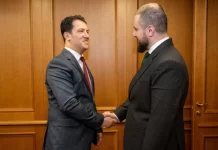 Zv/kryeministri i parë Bekim Sali takohet me Usame Zukorlić, fokus stabiliteti rajonal