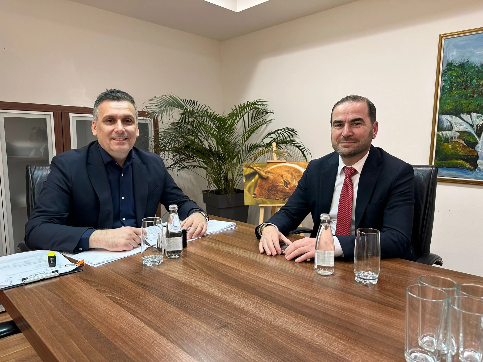 Ministri Hoxha priti në takim kryetarin e Studeniçanit, në fokus bashkëpunimi për të mirën e qytetarëve