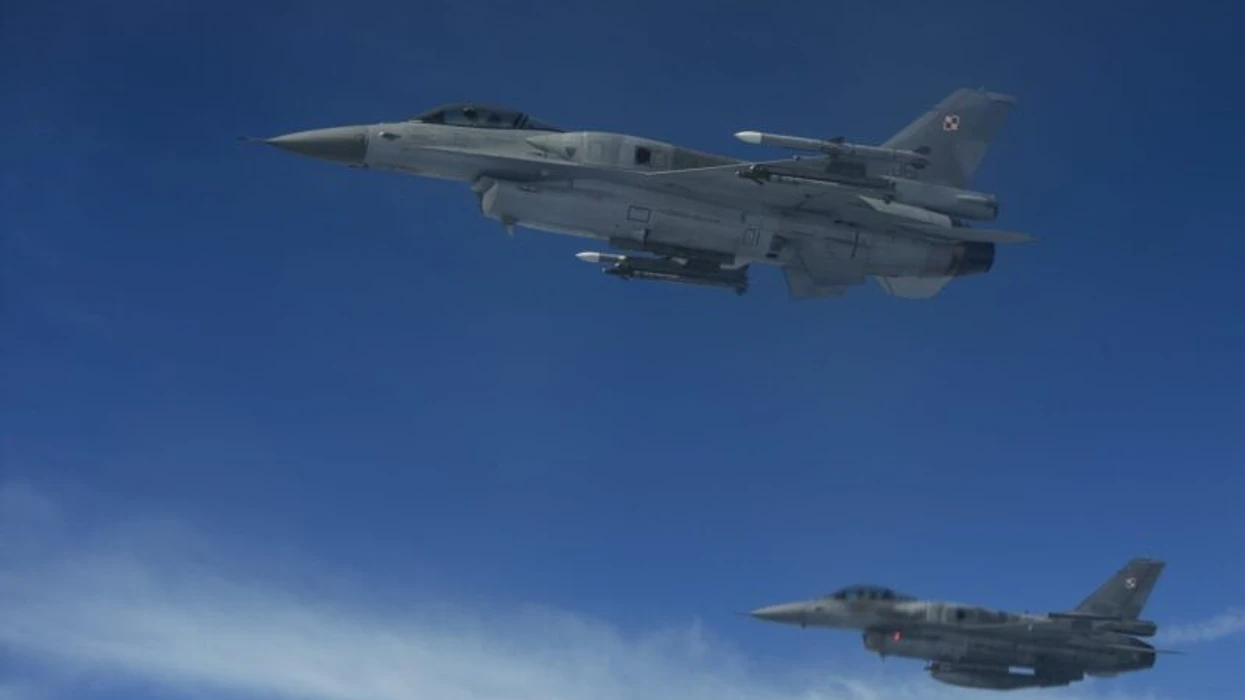 F 16 polakë interceptojnë aeroplanë rusë mbi Detin Baltik