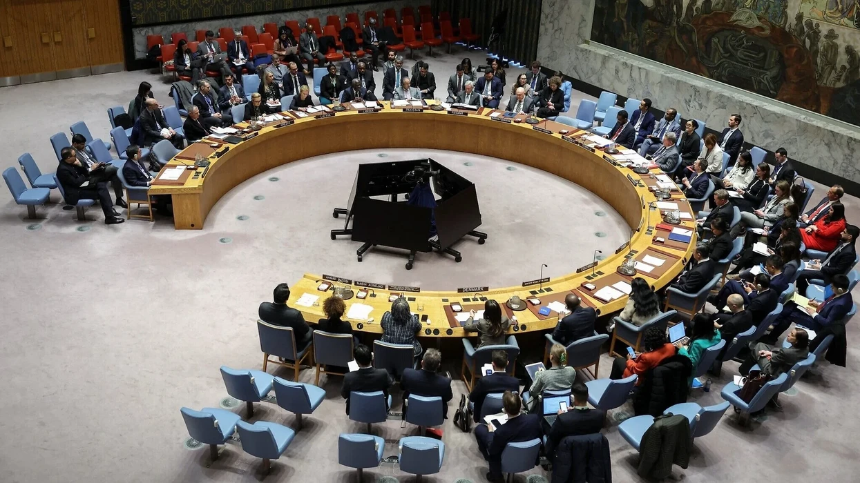 rusia-dhe-kina-vendosin-veto-nuk-kalon-rezoluta-e-okb-se-per-rihapjen-e-ngushtices-se-hormuzit