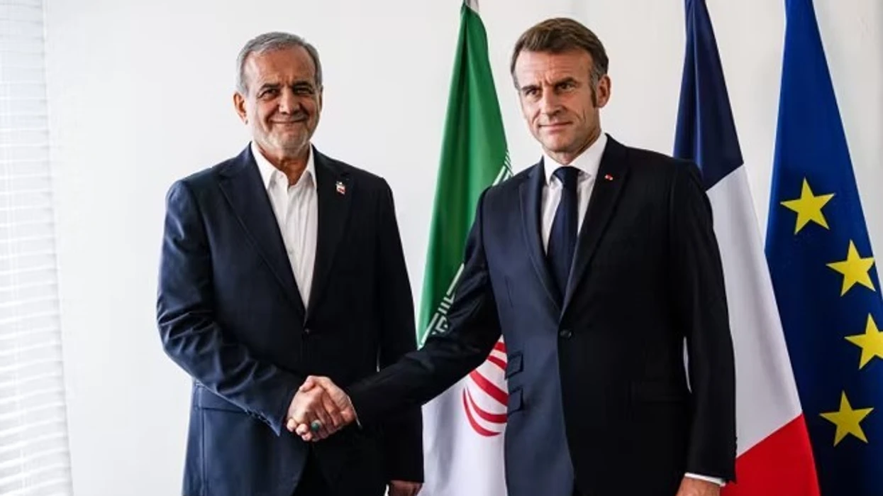 Pezeshkian i drejtohet Macronit  Irani do të negociojë vetëm sipas ligjit ndërkombëtar