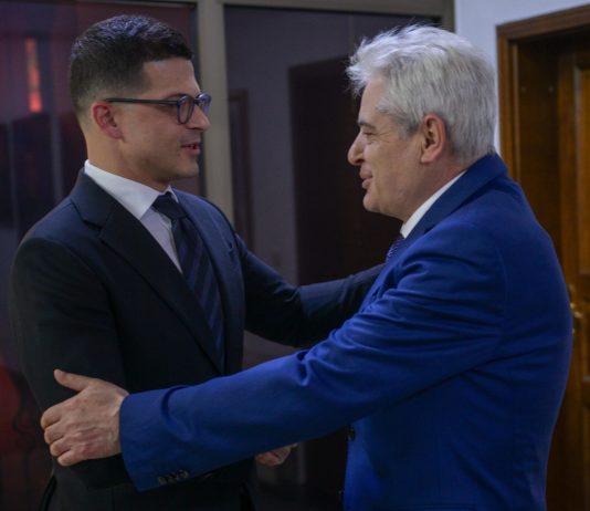 Ali Ahmeti takon ish ministrin e Mbrojtjes të Shqipërisë