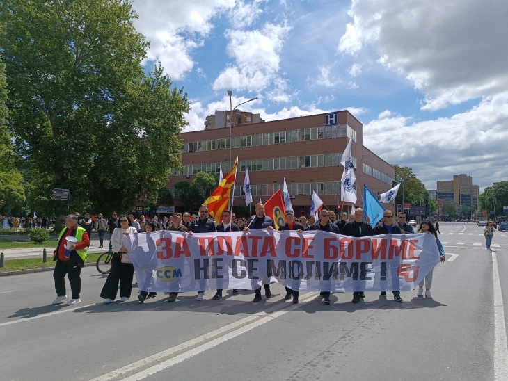 per-rroga-luftojme-nuk-lutemi-ishte-mesazhi-i-protestuesve-ne-shkup-video