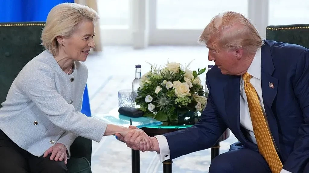 trumpi-rrit-tarifat-ne-25-per-veturat-dhe-kamionet-e-be-se