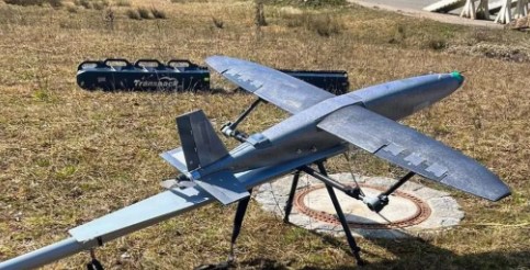 Ekspertët  Ukraina përdor dronë me inteligjencë artificiale për të goditur automjetet që furnizojnë trupat ruse