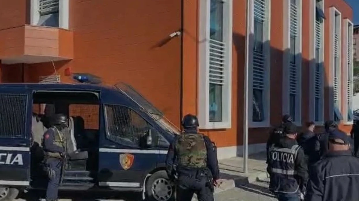 Operacion antidrogë në Elbasan   shoqërohen 26 persona  sekuestrohen kokainë dhe kanabis